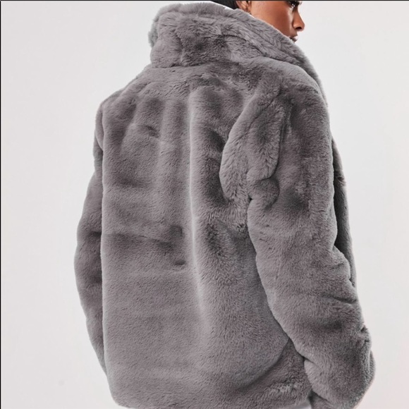 Faux fur winter coat 😍 - Picture 2 of 7